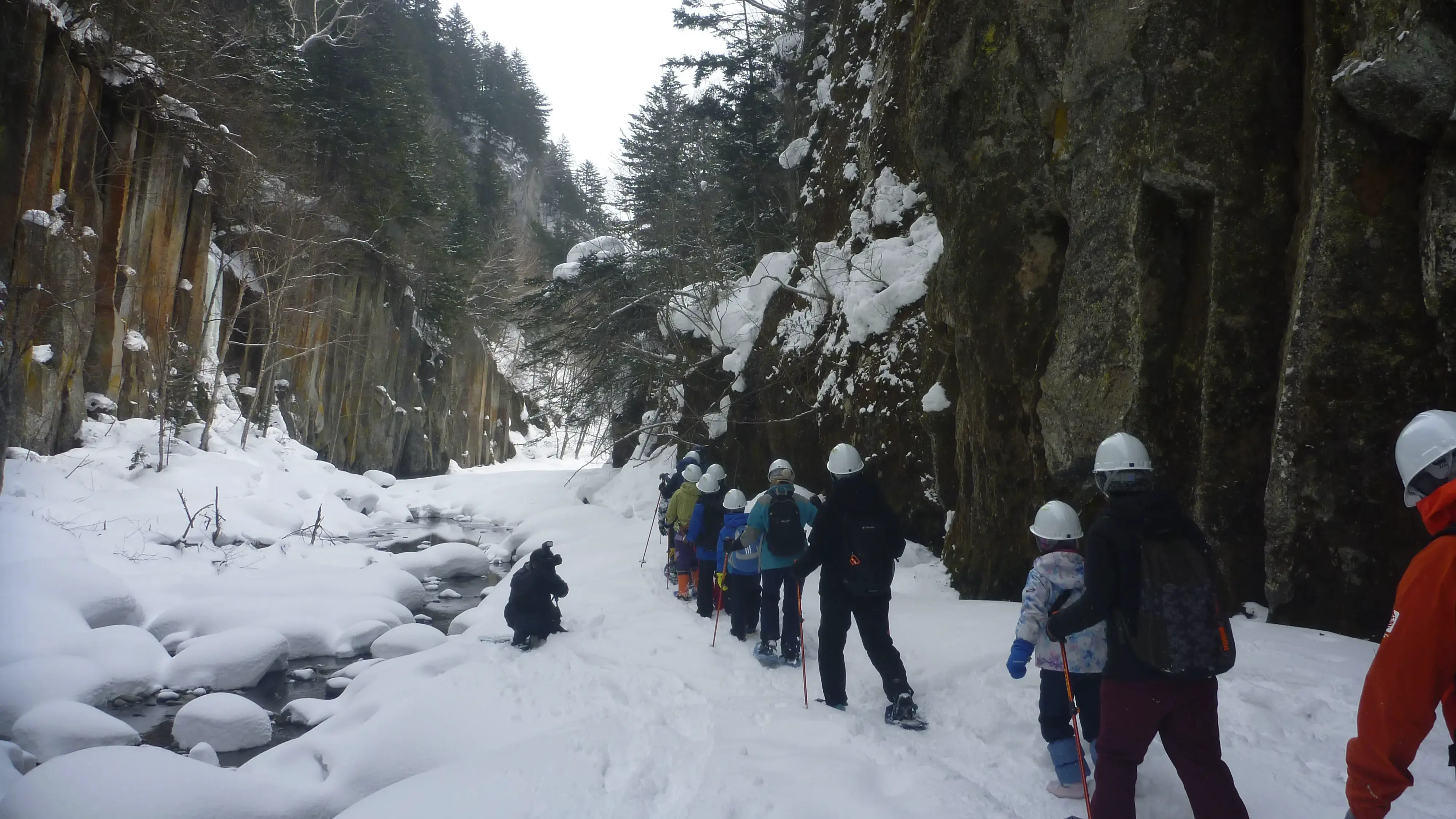 ジオ・ツアー雪の層雲峡探検～柱状節理と氷瀑をみよう～